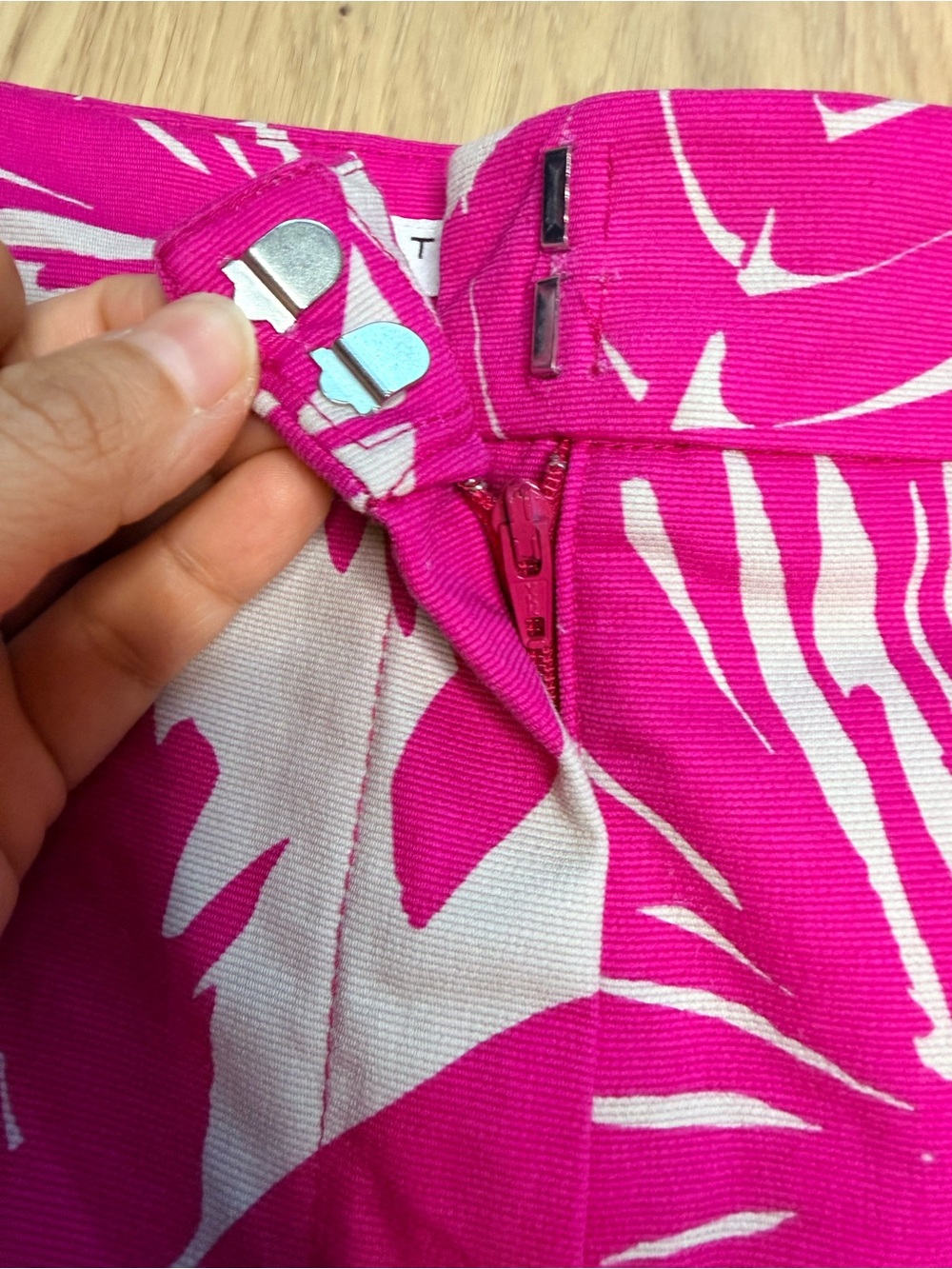 TRINA TURK Womens Pink Cream Palm Trees Resort  Casual Preppy Shorts Size 8 - Picture 5 of 11